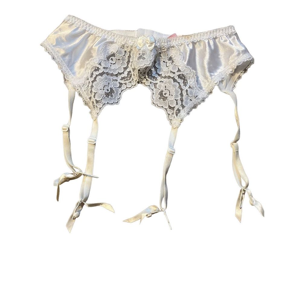 Victoria’s Secret garterbelt size medium